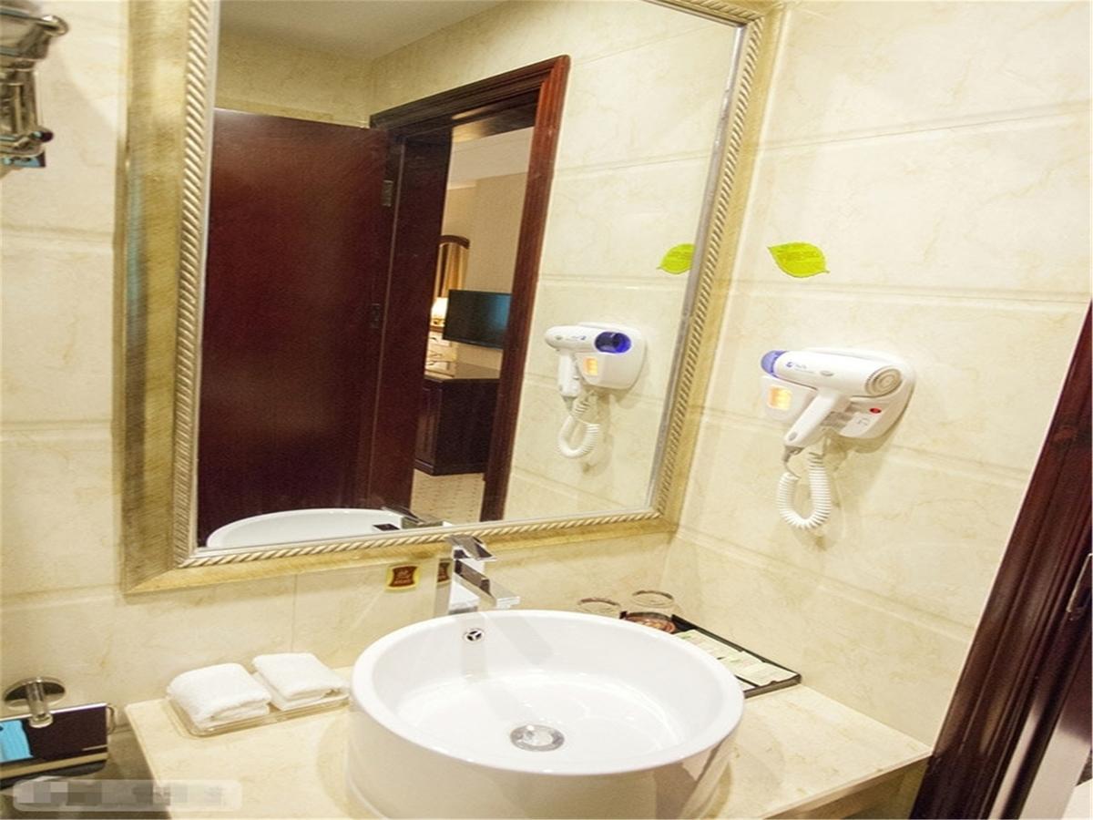 Vienna International Hotel Shanghai Baoshan Pangu Road Экстерьер фото